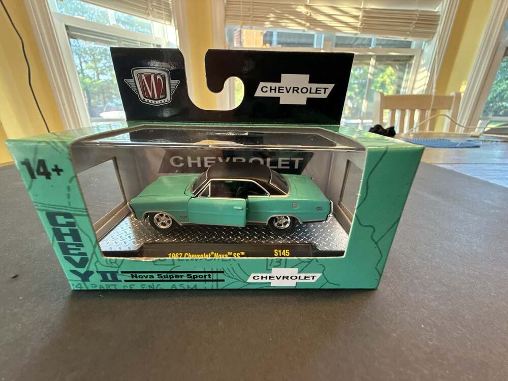 M2 Machines 1:64 1967 Chevrolet Nova SS Diecast Model